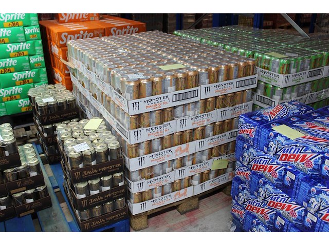 Monster energy dragon ice tea peach 1080 blikken tht 2-2027 bod is inclusief 162,00 euro statiegeldwaarde - afbeelding 1 van  2