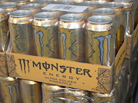 Monster energy golden pineapple 792 blikken tht 6-2027. bod is inclusief 118,80 euro statiegeldwaarde - afbeelding 2 van  2