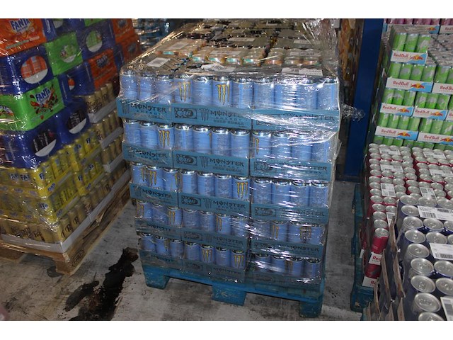 Monster energy in diverse smaken waaronder water melon, tea&lemonade en nitro in 75 packs a 12 blikken tota... - afbeelding 1 van  3