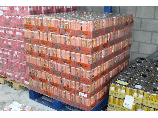 Monster energy monarch 1368 blikken tht 3-2027. bod is inclusief 205,20 euro statiegeldwaarde - afbeelding 2 van  2