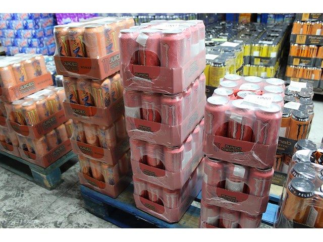 Monster energy pipeline punch 48 blikken tht 6-2027. bod is inclusief 7,20 euro statiegeldwaarde - afbeelding 1 van  2
