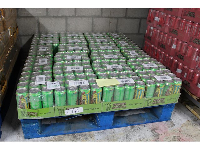 Monster energy rio punch 264 blikken tht 11-2026. bod is inclusief 39,60 euro statiegeldwaarde - afbeelding 1 van  2