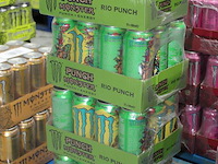 Monster energy rio punch 48 blikken tht 11-2026. bod is inclusief 7,20 euro statiegeldwaarde - afbeelding 2 van  2