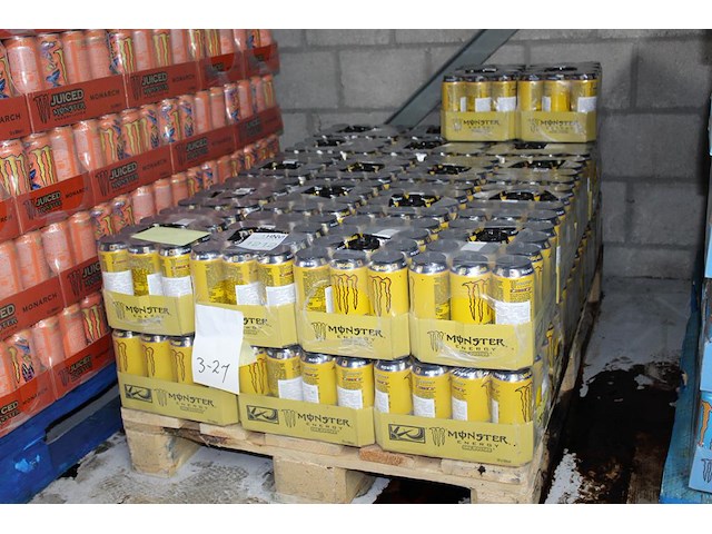 Monster energy the doctor 456 blikken tht 3-2027. bod is inclusief 64,80 euro statiegeldwaarde - afbeelding 2 van  3