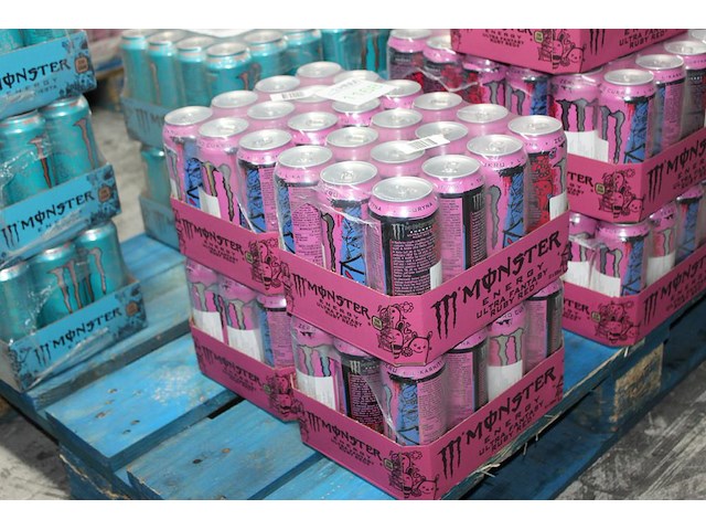 Monster energy ultra fantasy ruby red 48 blikken met tht 5-2027. bod is inclusief 7,20 euro statiegeldwaarde - afbeelding 1 van  2