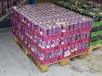 Monster energy ultra fantasy ruby red 648 blikken met tht 5-2027. bod is inclusief 97,20 euro statiegeldwaarde - afbeelding 2 van  2