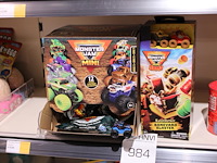 Monster jam mini wagentjes in twee dozen. - afbeelding 1 van  2