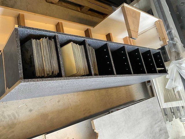 Monster kast - afbeelding 2 van  2