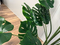 Monstera kunstplant (160cm hoog) - afbeelding 10 van  14