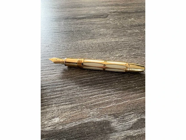 Mont blanc - pope julius ii limited edition 1388/4810 vulpen - afbeelding 2 van  13