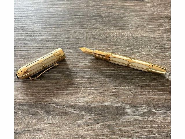 Mont blanc - pope julius ii limited edition 1388/4810 vulpen - afbeelding 3 van  13