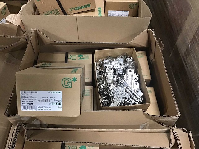 Montageplaat met 3-puntsbevestiging (3.000 stuks) - afbeelding 3 van  3