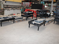 Montageplaten in diverse maten en uitvoeringen in 10 stapelbare bakken en op 7 pallets. let op: exclusief s...