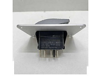 Monte carlo yachts fuel tank filling selection display - 18335p - afbeelding 2 van  3