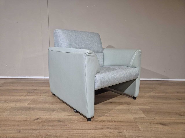 Montel - mondi - fauteuil - hocker - showroommodel - afbeelding 9 van  12