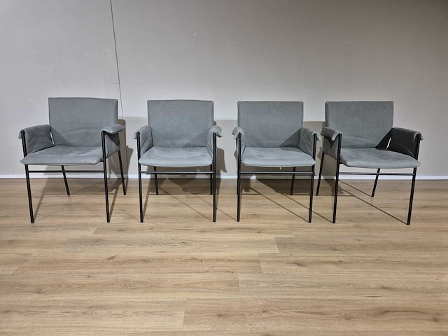 Montis - yves - eetkamerstoelen - showroommodel (4x) - afbeelding 1 van  10