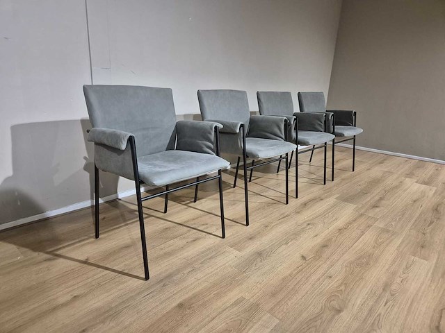 Montis - yves - eetkamerstoelen - showroommodel (4x) - afbeelding 3 van  10