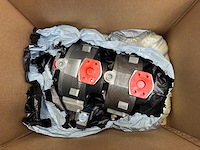 Moog - hydraulische pomp/motor unit (2x) - afbeelding 2 van  9