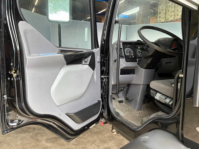 Moog / renault vrachtwagen simulator - afbeelding 32 van  48