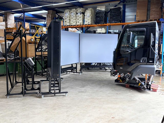Moog / renault vrachtwagen simulator - afbeelding 1 van  48