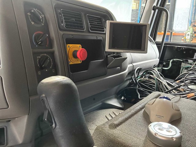 Moog / renault vrachtwagen simulator - afbeelding 27 van  48