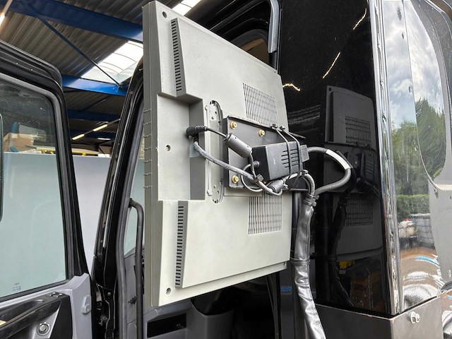 Moog / renault vrachtwagen simulator - afbeelding 33 van  48