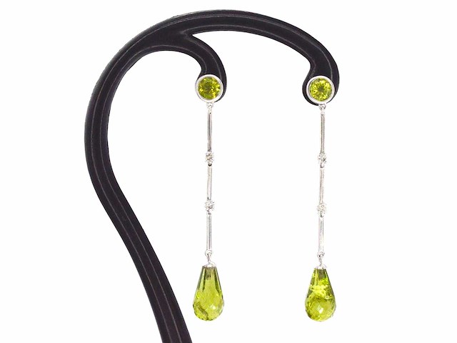 Mooie hangende oorbellen met diamanten en peridot - afbeelding 1 van  9