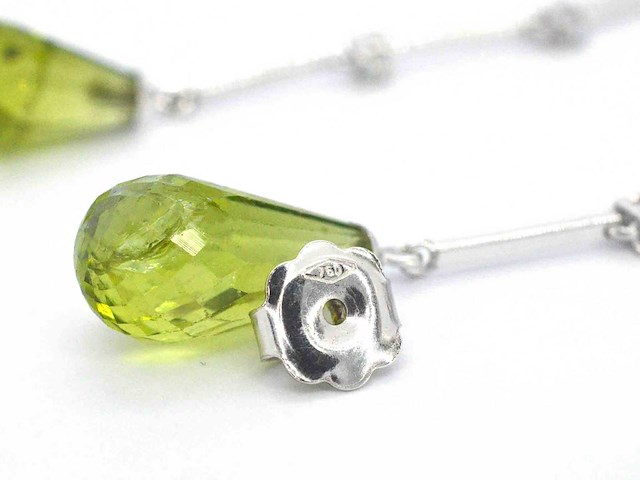 Mooie hangende oorbellen met diamanten en peridot - afbeelding 7 van  9