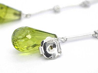 Mooie hangende oorbellen met diamanten en peridot - afbeelding 7 van  9