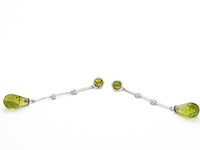 Mooie hangende oorbellen met diamanten en peridot - afbeelding 8 van  9