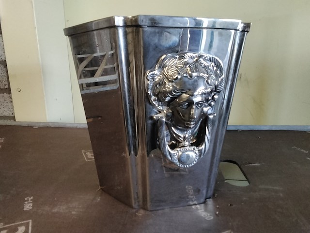 Mooie wijnkoeler met 2 sierlijke ornamenten fink silber - afbeelding 1 van  5