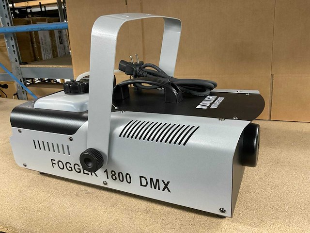 Moonlight fogger 1800 dmx rookmachine - afbeelding 1 van  6