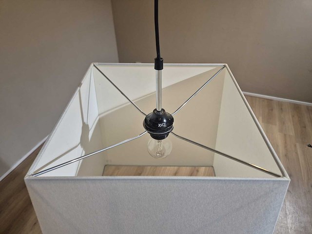 Moooi - love - hanglamp - showroommodel - afbeelding 7 van  9