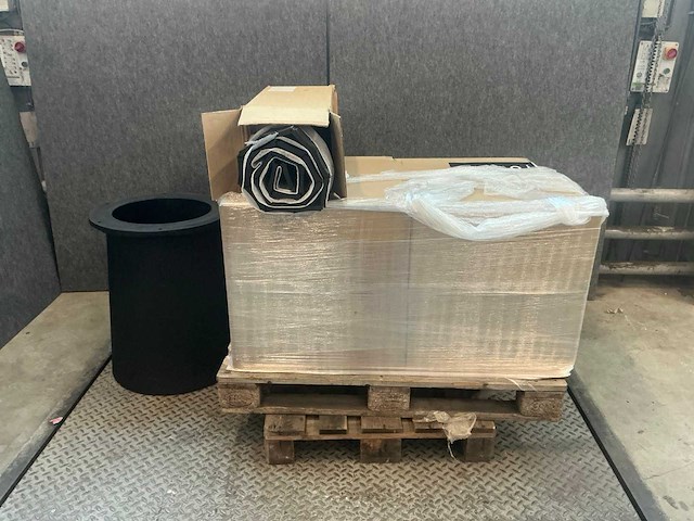 Moooi container table eetkamertafelonderstel - afbeelding 1 van  7