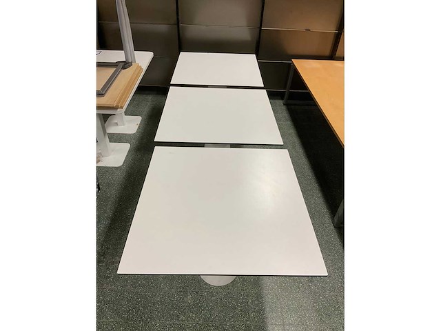 Moooi container trespa tafel (3x) - afbeelding 5 van  9