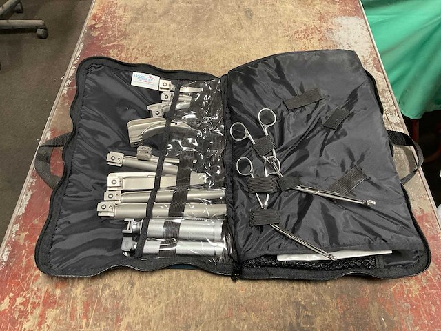 Moore medical chirurgische instrumenten in draagtas - afbeelding 2 van  5
