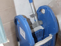 Mop wringer. - afbeelding 2 van  2