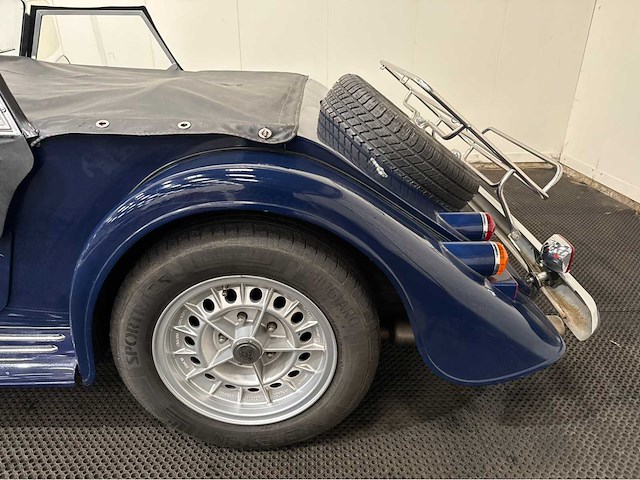 Morgan - plus 8 - 3.9 injection - personenauto - 1995 - afbeelding 2 van  19