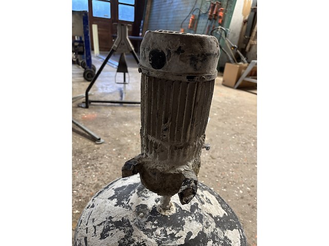 Mortel- betonmixer op wielen - afbeelding 3 van  5