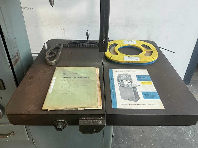 Mossner - 1970 - rekord ssf 501 - verticale bandzaagmachine - afbeelding 10 van  14
