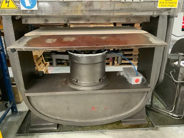 Mostardini mp 2m hydraulische leder stempeldrukpers - afbeelding 5 van  11