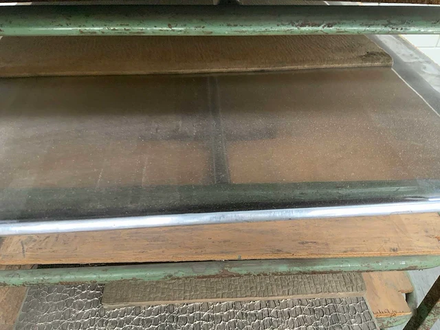 Mostardini mp 2m hydraulische leder stempeldrukpers - afbeelding 9 van  11