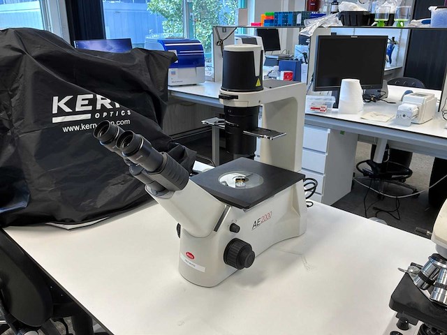 Motic ae2000 inverted microscoop - afbeelding 1 van  4