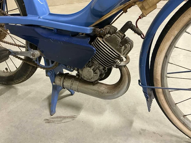 Motobécane cady mobylette oldtimer brommer - afbeelding 9 van  9