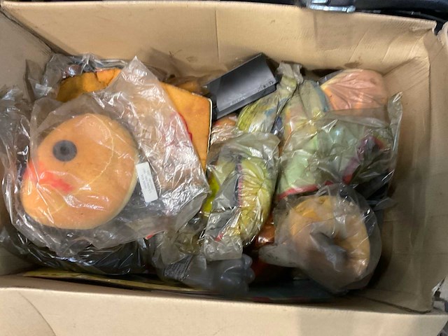 Motor en brommer onderdelen, kappen, helmglazen, uchtfilters - afbeelding 4 van  8