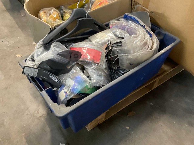 Motor en brommer onderdelen, kappen, helmglazen, uchtfilters - afbeelding 6 van  8