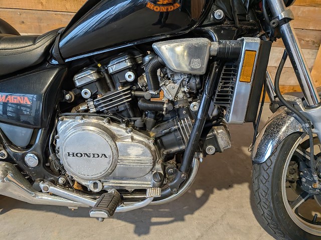 Motor, honda, chopper vf 700c magna, 1985 - afbeelding 13 van  29