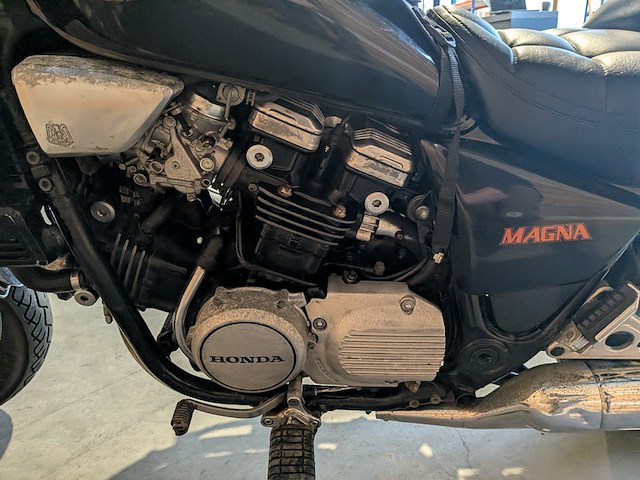 Motor, honda, chopper vf 700c magna, 1985 - afbeelding 18 van  29