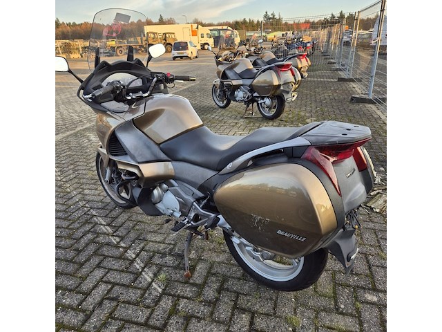 Motor, honda, deauville - afbeelding 8 van  15