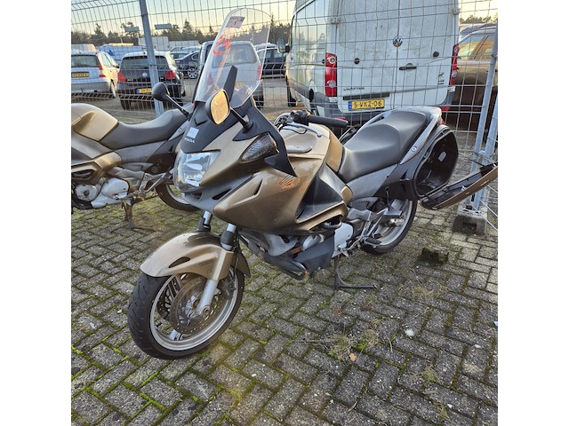 Motor, honda, deauville - afbeelding 1 van  15